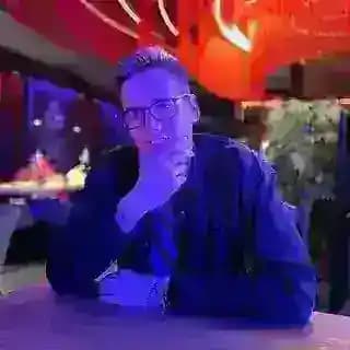 Pasha Korza живу эту жизнь