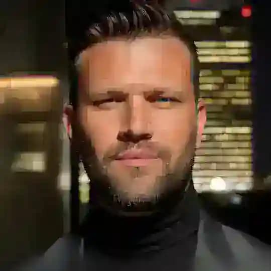 GOLD HUNTER PAUL SIGNALS