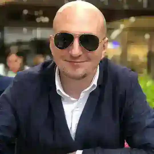 КАРНАУХОВ