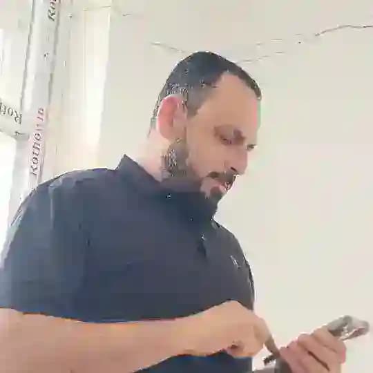 الاستاذ حسن الكاظمي مدرس اللغة الانكليزية محافظة كركوك Profile