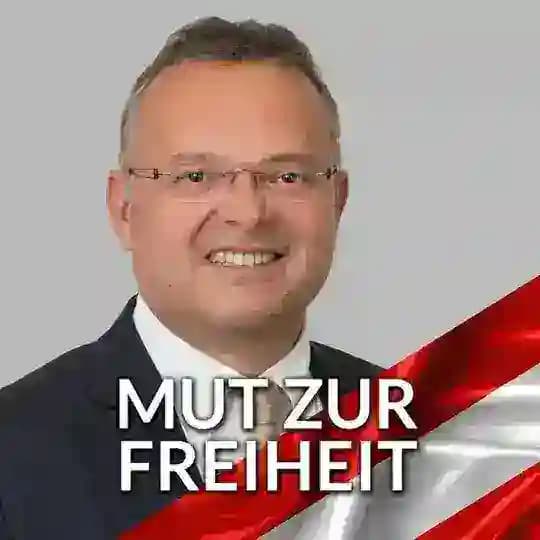 Gerald Hauser - Info Kanal