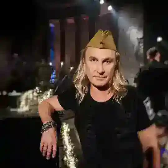 Александр Иванов