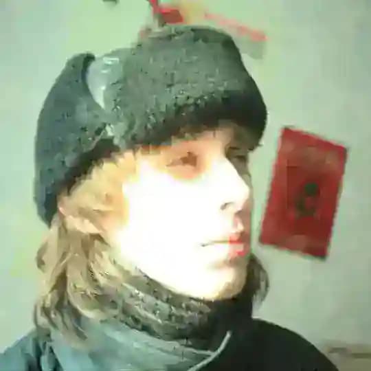бросай читать, собираемся в подполье!