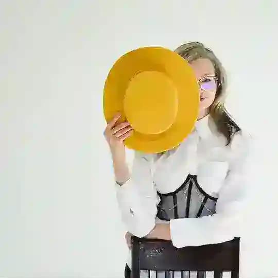 Руководство ей к лицу