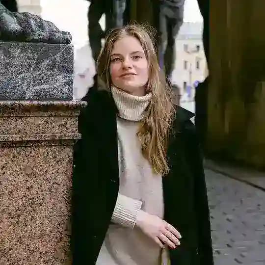 AZHUKULOVA