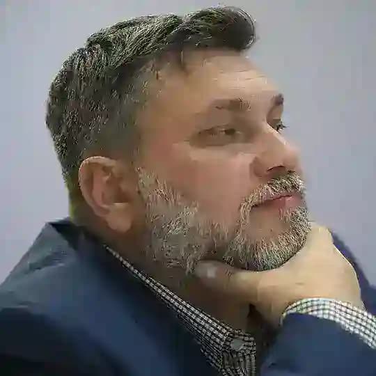 Большой Брат смотрит сквозь себя