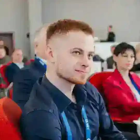 | Антон Болтов