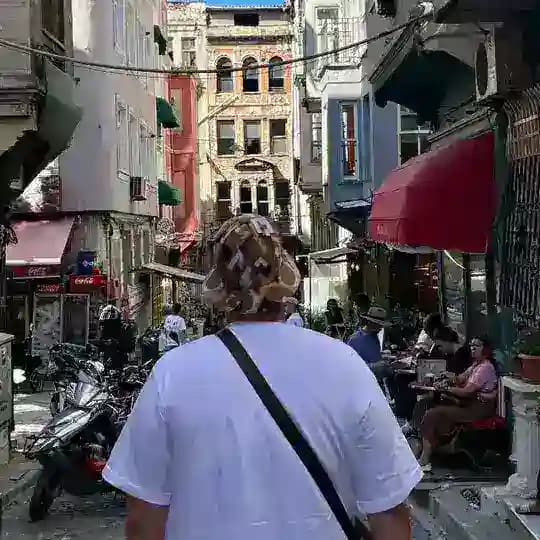 Боря подрубает