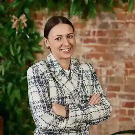 Чиж на проводе