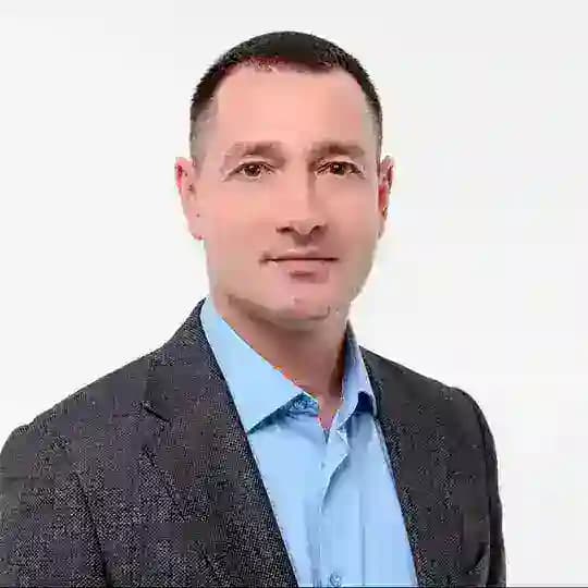 Денис Раздобреев