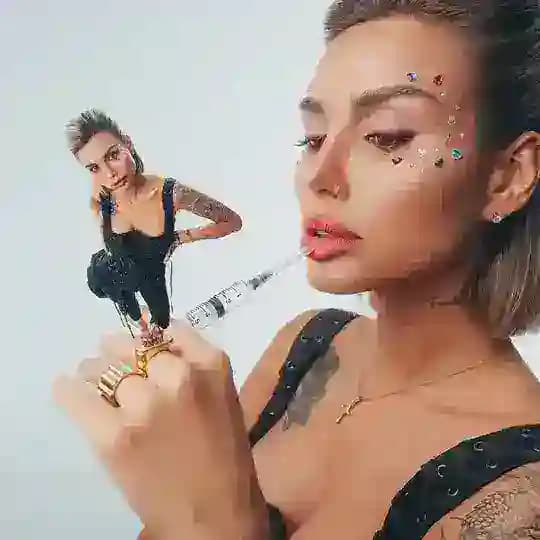 На игле