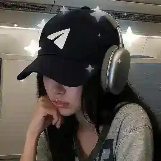 Девушка Дурова