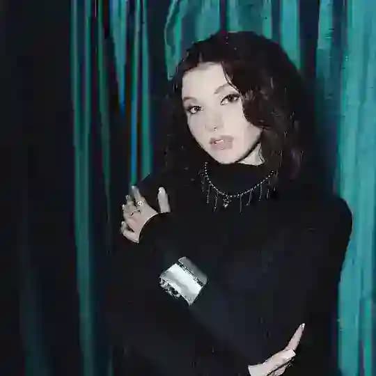 Даша Эпова Profile