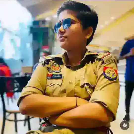 Kajal in khakhi👮‍♀️