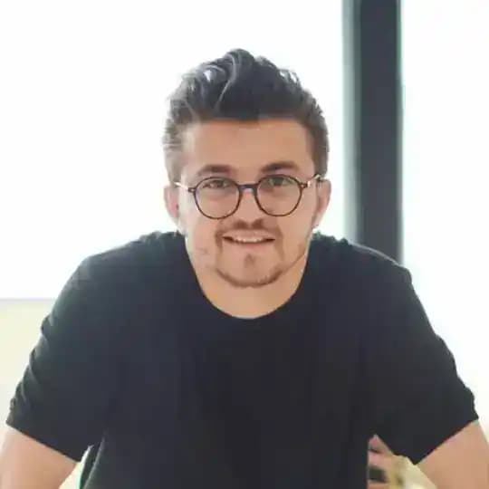 کسب درآمد دلاری با هوش مصنوعی + دوره دانشگاه پولسازی + دوره مانی میکر + دوره مانی مستر در گالری آموزش | فرشید فرخی Profile