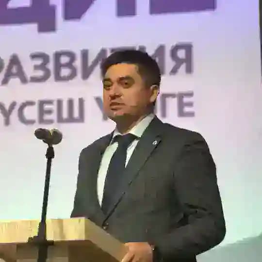 Роман Исланов