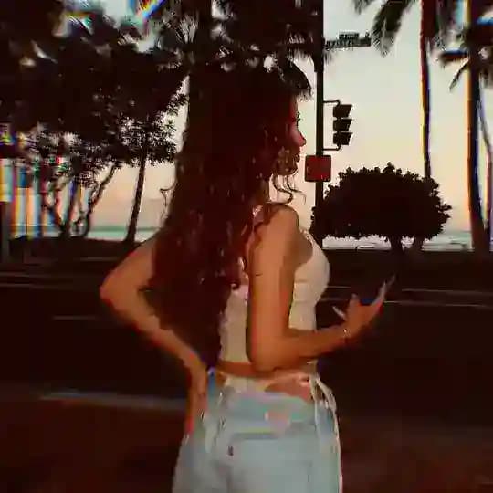 Janice Nichole | 🌺🤍⚡ Profile