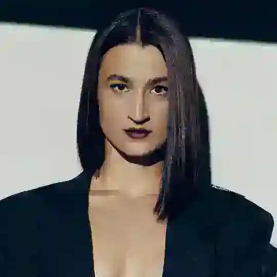 НАЕЗДНИЦА САТИРЫ