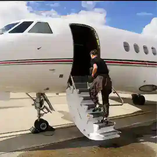 TOM LE GOAT ✈️👀