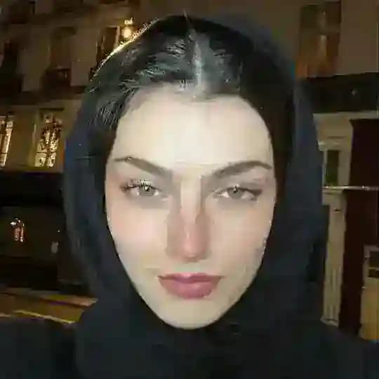 - 𝗠𝗢𝗩𝗘 . Profile