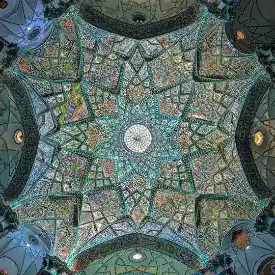 Иран-тонкости туризма/Нозари Евгения