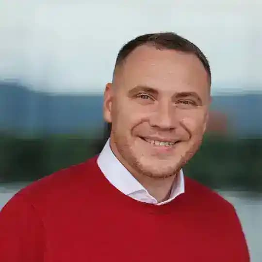ЛУКИНОВ В ДЕЛЕ
