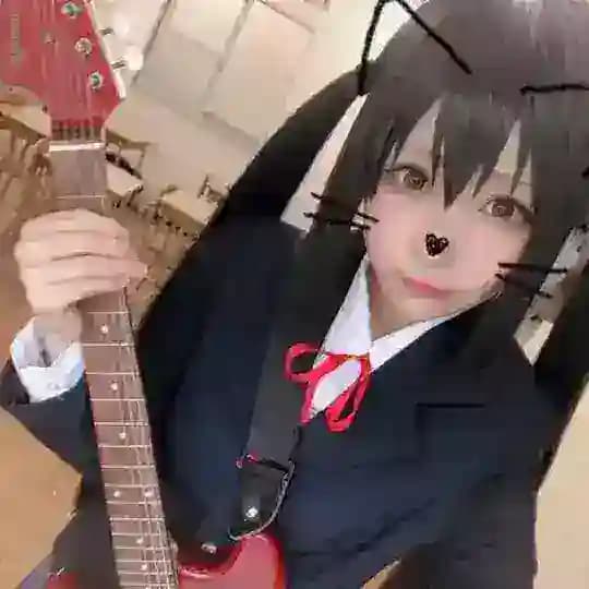 同桌高中萝莉COS福利姬（高颜值）