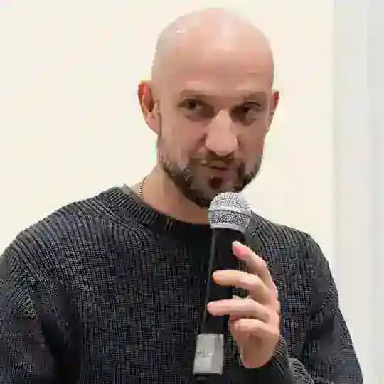 А когда ты работаешь?