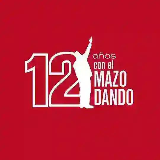 Con El Mazo Dando