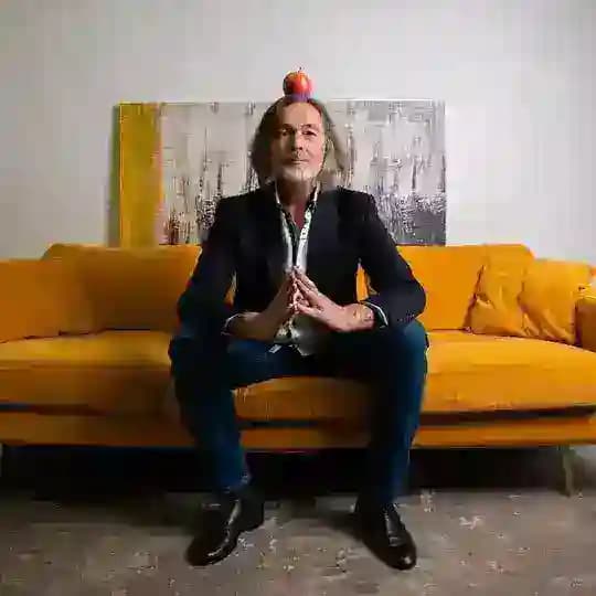 Никас Сафронов