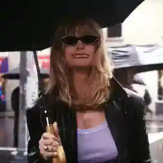 УЖЕ НЕ СМЕШНО