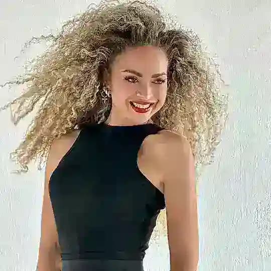ОКСАНА КАЗАКОВА