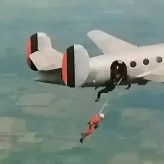 За фасадом