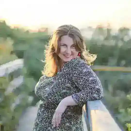 Дина В. aka Культурная женщина