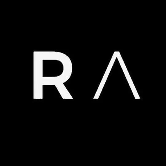 ROBINEAU ART | Curation