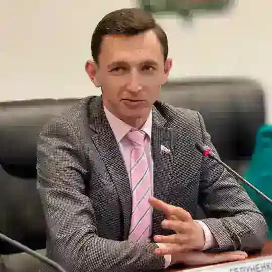 РОМАН БАРАНОВ