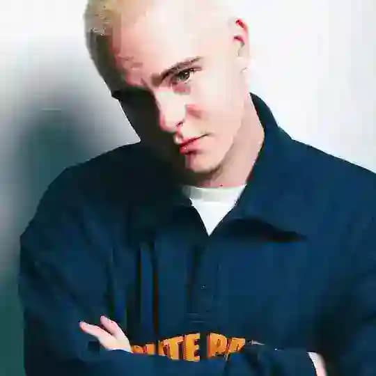 Саша Повезло