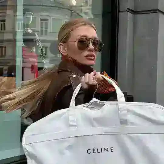 Анна Савельева СТИЛИСТ / ВИЗУАЛИЗАТОР