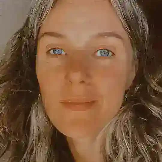Анна Ше