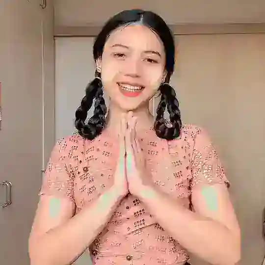 ကိုလေးသီးသန့် တရုတ်အားကြီး ဂျပန်အားကြီး အန်တီမမ