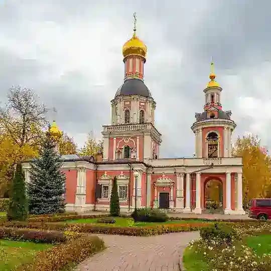 Храм Живоначальной Троицы Подворье Патриарха Московского и всея Руси в Свиблово