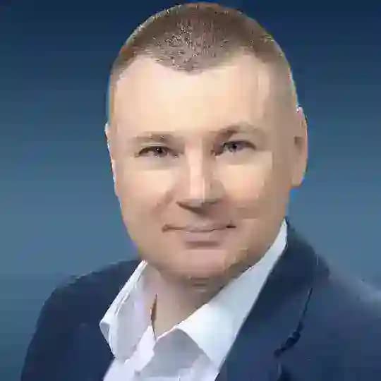 Юрист Антон Долгих