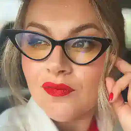 Юлия Нефёдова. Уроки русского