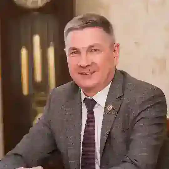 ЛЕНАР ЗАРИПОВ