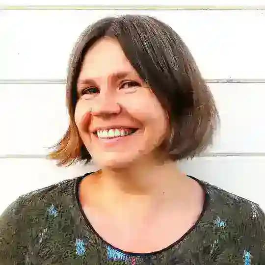 Зина Сурова. Писатель, художник и педагог