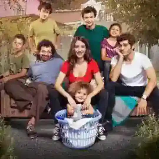 Amor De Familia — Bizim Hikaye