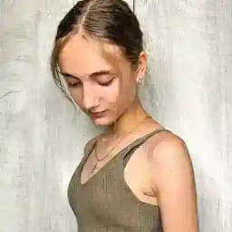 Ariana. bee🐝🐝🐝❤️❤️❤️ Profile