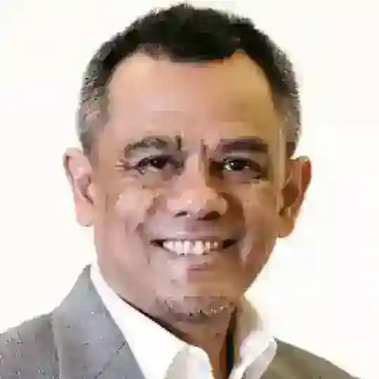 Azizi Ali Mentor Wang Profile