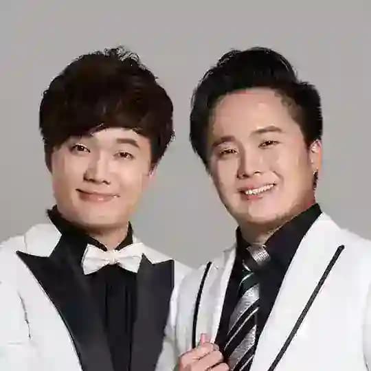 Alex & Aaron 老师