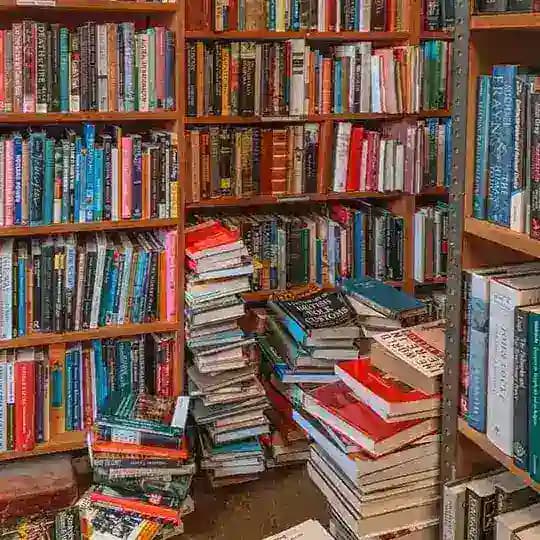 كتب ومقررات جامعية 📚